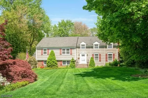 26 Rotary Dr, Summit, NJ 07901