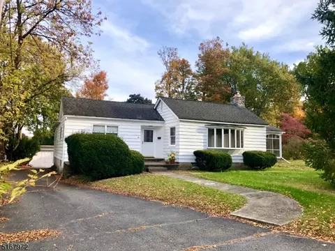 21 Glen Rd, Sparta, NJ 07871