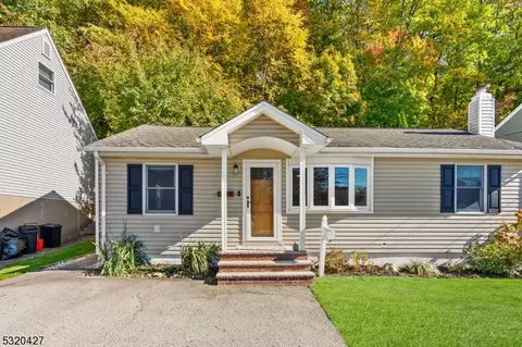 468 Skyline Lake Dr, Ringwood, NJ 07456