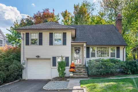 35 Sterling Dr, Livingston, NJ 07039