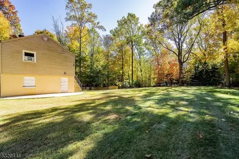 Exterior - 18 Ackerson Ln, Upper Saddle River, NJ 07458 photo 5 of 11