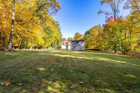 Exterior - 18 Ackerson Ln, Upper Saddle River, NJ 07458 photo 10 of 11