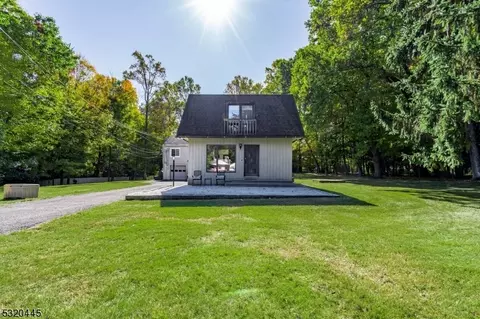 18 Ackerson Ln, Upper Saddle River, NJ 07458