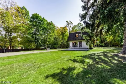Exterior - 18 Ackerson Ln, Upper Saddle River, NJ 07458 photo 2 of 11