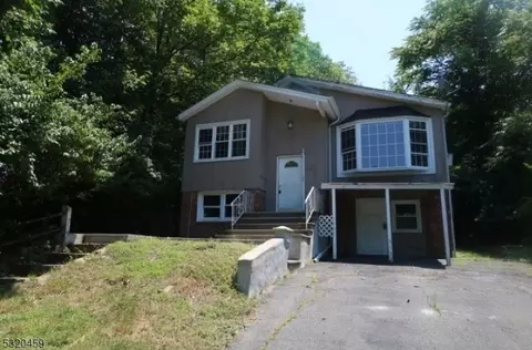 14 Oliver Rd, Roxbury Twp, NJ 07850