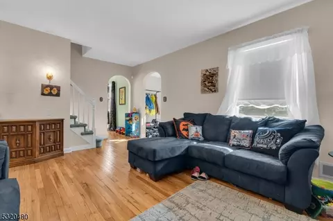823 Summit Ave, Hackensack, NJ 07601 photo 2