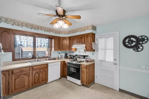 823 Summit Ave, Hackensack, NJ 07601 photo 5