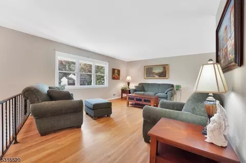 22 Normandy Rd, Montville Twp, NJ 07058 photo 2
