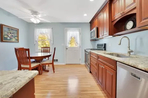 22 Normandy Rd, Montville Twp, NJ 07058 photo 4