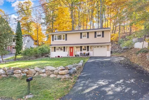 39 Mountain Trl, Hopatcong, NJ 07843