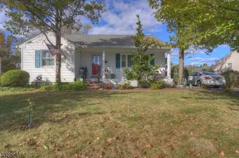 810 Rhine Blvd, Raritan, NJ 08869