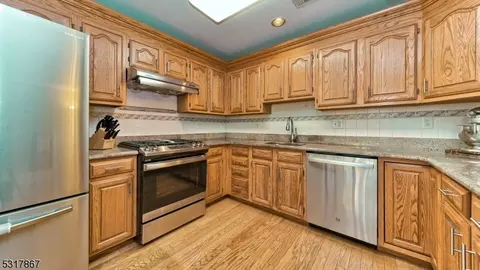 219 Warbler Dr #219, Wayne, NJ 07470 photo 13