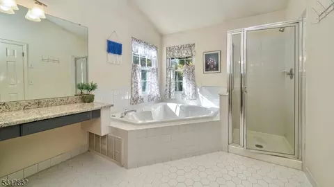 219 Warbler Dr #219, Wayne, NJ 07470 photo 18