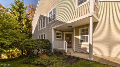 219 Warbler Dr #219, Wayne, NJ 07470 photo 3