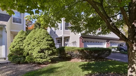 219 Warbler Dr #219, Wayne, NJ 07470 photo 2