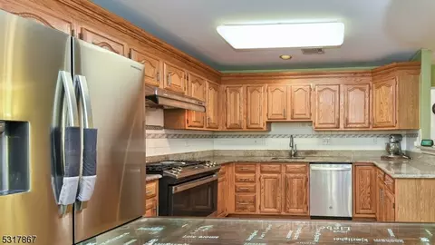 219 Warbler Dr #219, Wayne, NJ 07470 photo 15