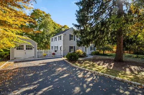17 Childsworth Ave, Bernardsville, NJ 07924