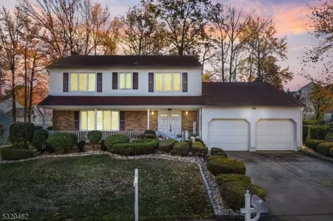 40 Stratford Cir, Edison, NJ 08820
