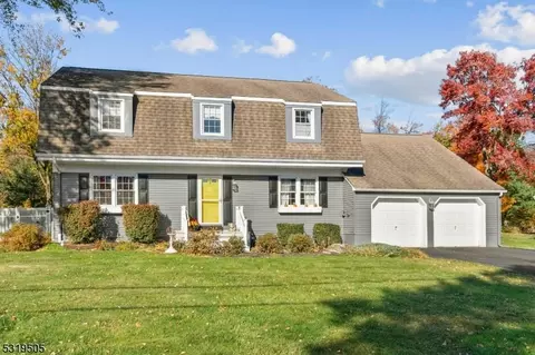 16 Cambridge Dr, Sparta, NJ 07871