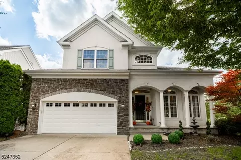 2 Rockspray Ct, Howell Twp, NJ 07731