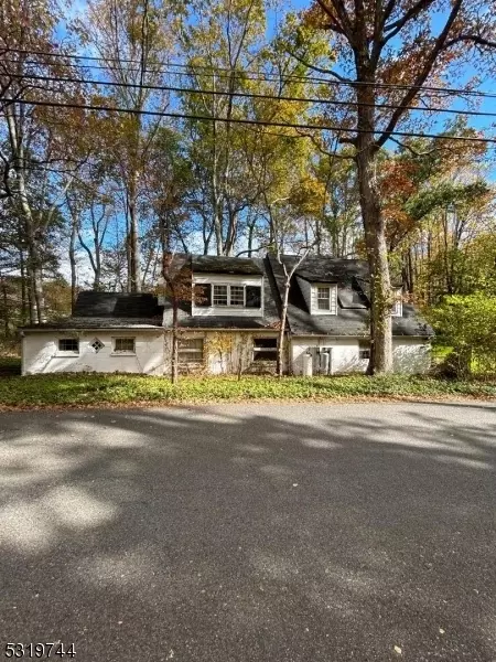 47 Guinea Hollow Rd, Lebanon, NJ 08833