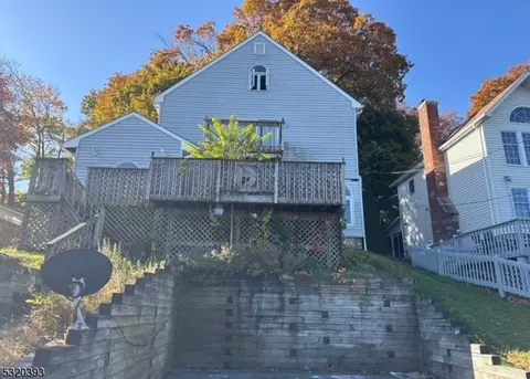 62 Koclas Dr, Netcong, NJ 07857