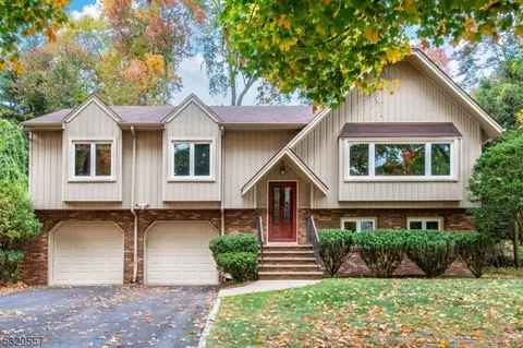 6 Ellen Ln, Wayne, NJ 07470