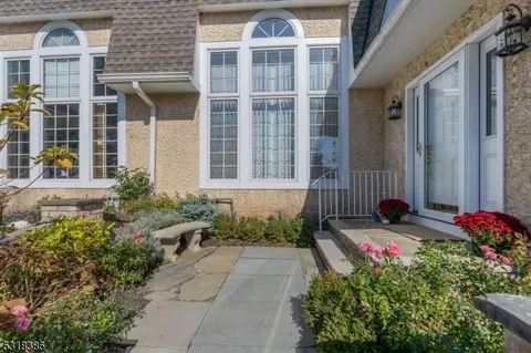 12 Rolling Hill Ct, Madison, NJ 07940