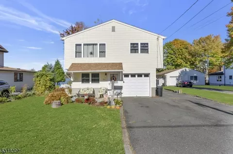 3 Washington St, Roxbury Twp, NJ 07850