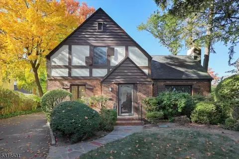 840 Shackamaxon Dr, Westfield, NJ 07090