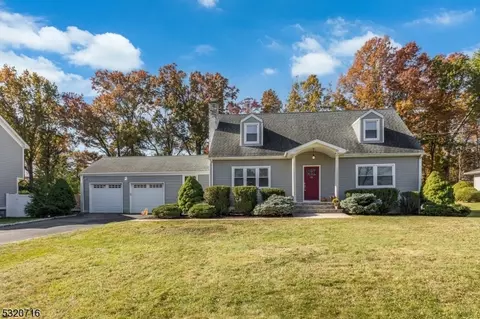 19 Woodcrest Rd, Hanover, NJ 07981