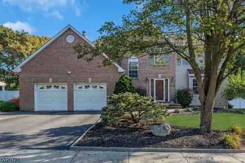 32 Sarah Ln, Howell Twp, NJ 07731