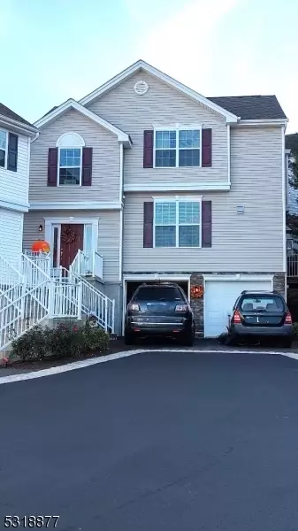 67 Sowers Dr, Hackettstown, NJ 07840