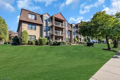 205 Newport Ct, Fords, NJ 08863