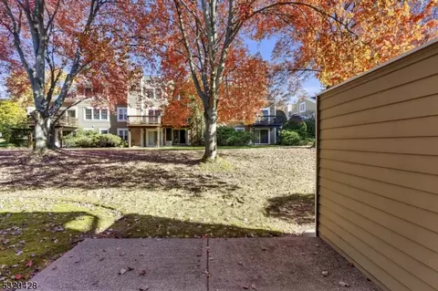 9 Eton Ct, Bedminster, NJ 07921 photo 11