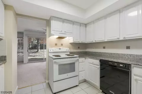 9 Eton Ct, Bedminster, NJ 07921 photo 6