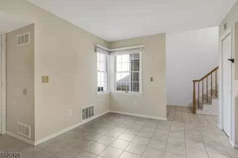 9 Eton Ct, Bedminster, NJ 07921 photo 7