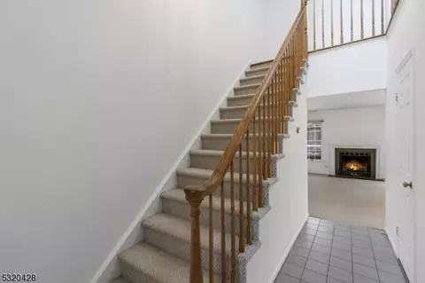 9 Eton Ct, Bedminster, NJ 07921 photo 3