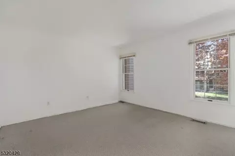 9 Eton Ct, Bedminster, NJ 07921 photo 15