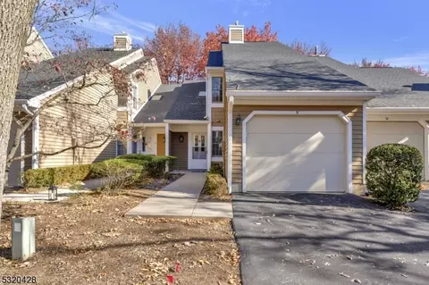 9 Eton Ct, Bedminster, NJ 07921 photo 2