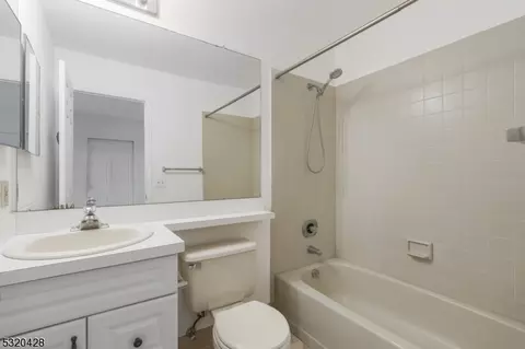 9 Eton Ct, Bedminster, NJ 07921 photo 22