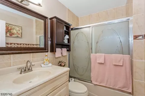 17 Stylon Rd, Wayne, NJ 07470 photo 19