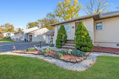 17 Stylon Rd, Wayne, NJ 07470 photo 4