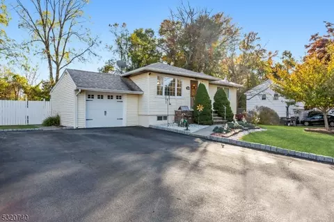 17 Stylon Rd, Wayne, NJ 07470 photo 2