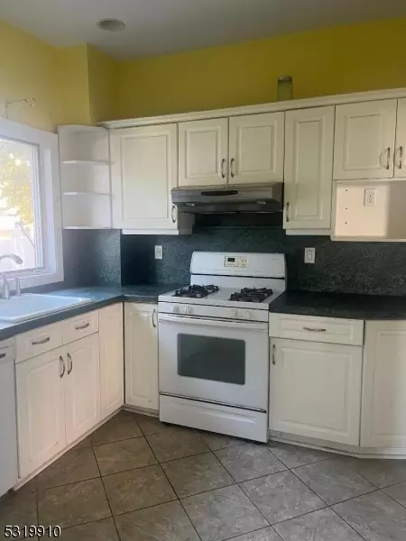 335 Parker Ave, Hackensack, NJ 07601 photo 2
