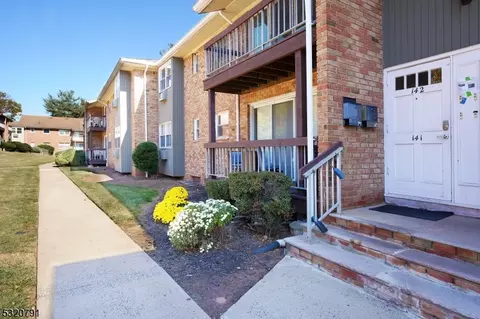 50 Deanna Dr #142, Hillsborough, NJ 08844