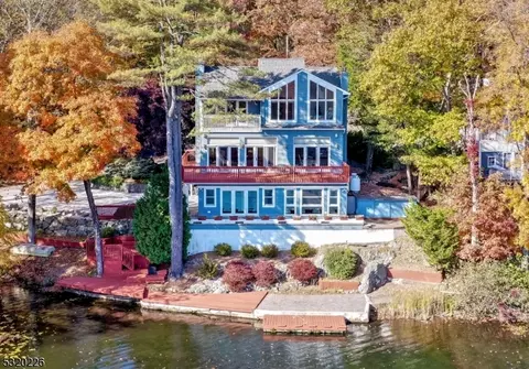 109 Demarest Rd, Bloomingdale, NJ 07403