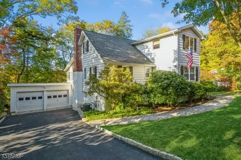 25 Whaleback Ter, Ringwood, NJ 07456