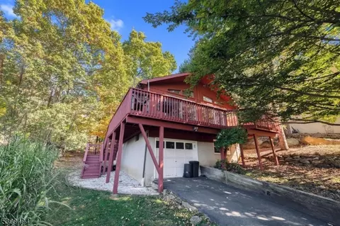 5 King Hill Rd, High Bridge, NJ 08829