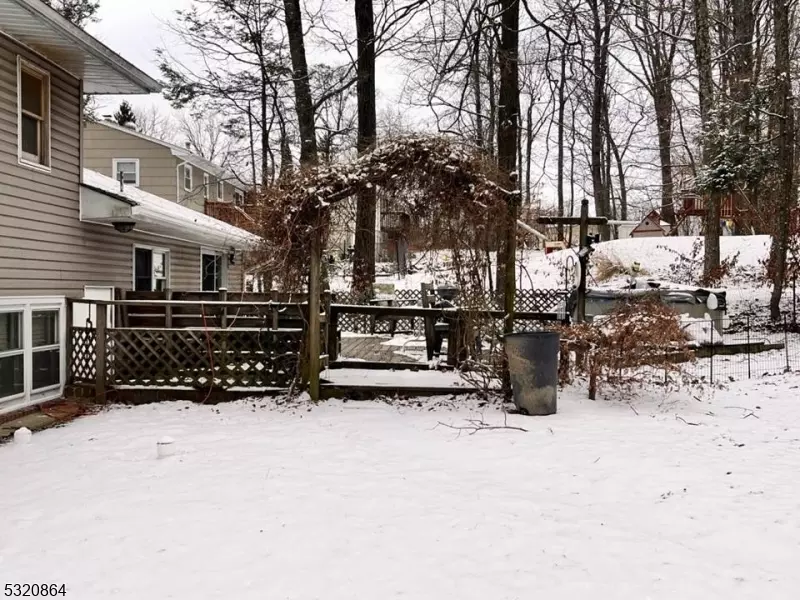  151 Barry Dr N, Vernon Twp, NJ 07422 photo 32